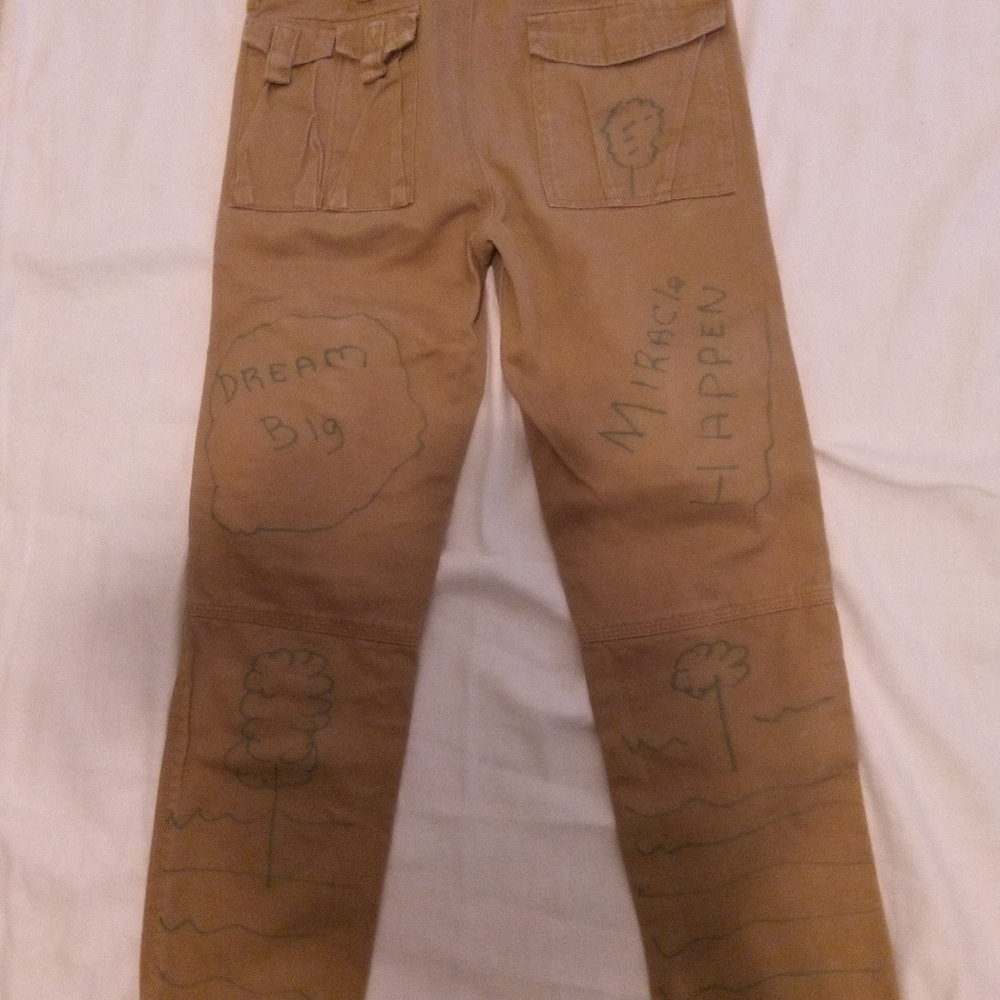 Clothes - Picture 2 of 8